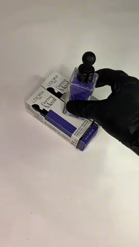 ✨💧 سيروم [من شركة ليدورا] .. السر وراء البشرة المشرقة 💧✨ ✔️ يرطب البشرة بعمق ✔️ يقلل من مظهر الخطوط الدقيقة ✔️ يغذي بفيتامينات ومضادات أكسدة ✔️ يعطي بشرتك نضارة وإشراقة طبيعية خلي بشرتچ تتألق كل يوم ✨ جرّبي السيروم وعيشي الفرق من أول استخدام 💕 كل هذا وبسعر 25 الف بس 😍