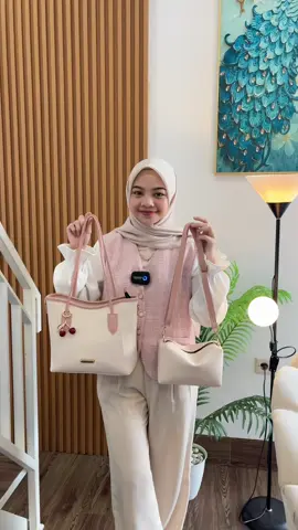 Dapat 2😍 #tas #taswanita #totebag #coquettebag #taswildanstore #fyp 