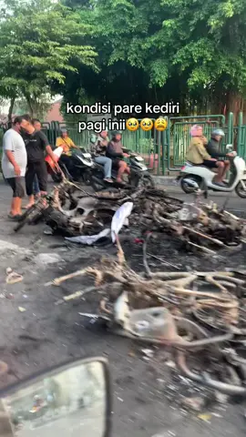 himbauan untuk warga pare dan sekitarnya jangan keluar rumah.#kediri24jam #kabarpare #cahkediri #fypage 