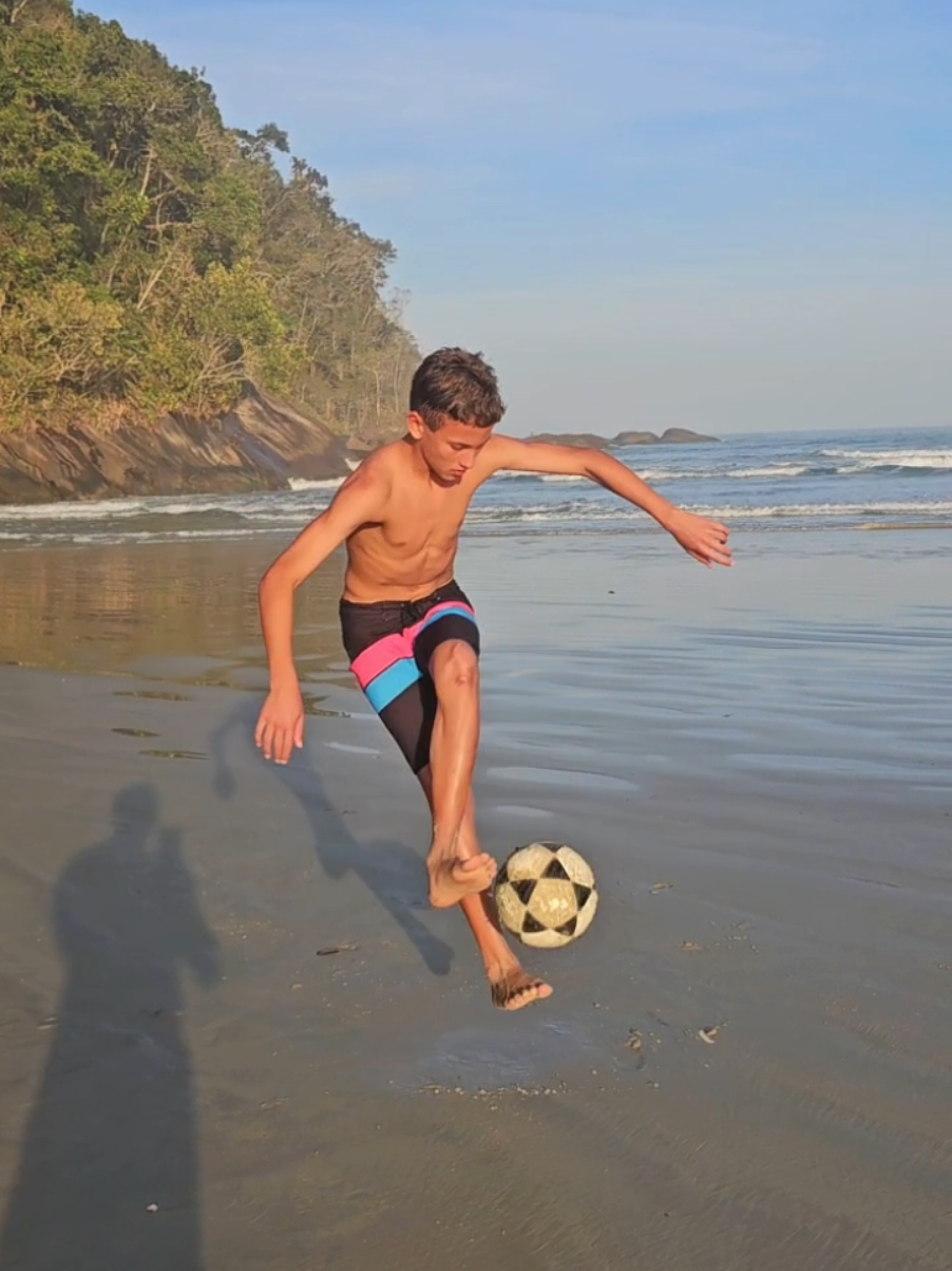 BARACAT SKILLS 😮‍💨🧙‍♂️ O FINAL 😳 !!  . . . . #futebol #viral #futebolfreestyle #freestylefootball #skills 