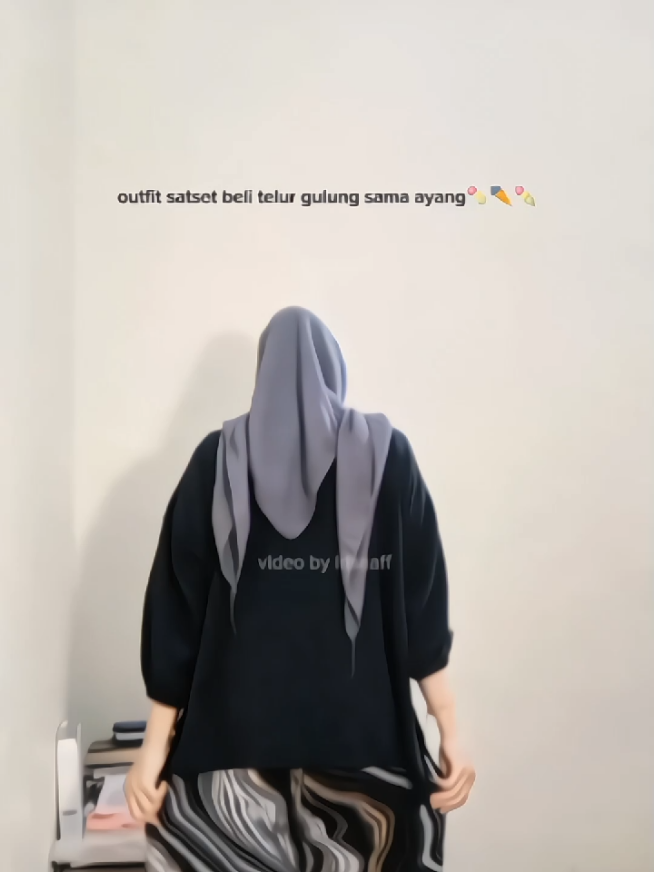 outfit jalan jalan ke cfd cari telur gulung sama ayang😻 #outfitideas #outfisimple #outfitinspo #outfit #ootdhijab #OOTD #ootdcheck #ootdfashion #foryou #outfit 