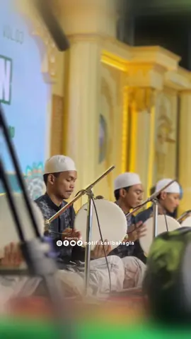 “Bukan duet biasa… ini Duo Inti kediri pride! 🔥”  @Anaman Pare  Pengen terbang seperti itu suaranya? Ada di keranjang kuning vidio sebelumnya ________ #sholawat #sholawatan #fesban #fesban2024 #banjari                     