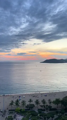 Bình minh tại thành phố biển xinh đẹp #nhatrang #beach #binhminh #thinhhanh #fyp 