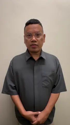 Anggota DPR RI, Uya Kuya menyampaikan permintaan maaf kepada masyarakat Indonesia. Ia juga berharap diberi kesempatan untuk bisa memperbaiki diri ke depannya. 📌 Sumber: Instagram @king_uyakuya #NewsUpdate #FYP #Trending #Viral #klarifikasiuyakuya
