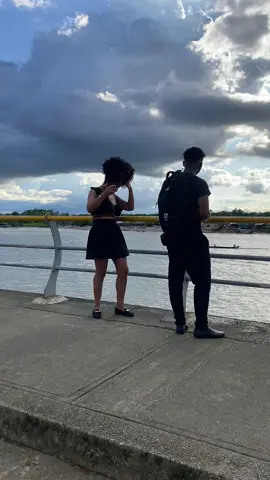 El tipo se declaró pero antes que me estropeen  nosotros somos amigos y ya, Manito no acepto tu matrimonio 💔