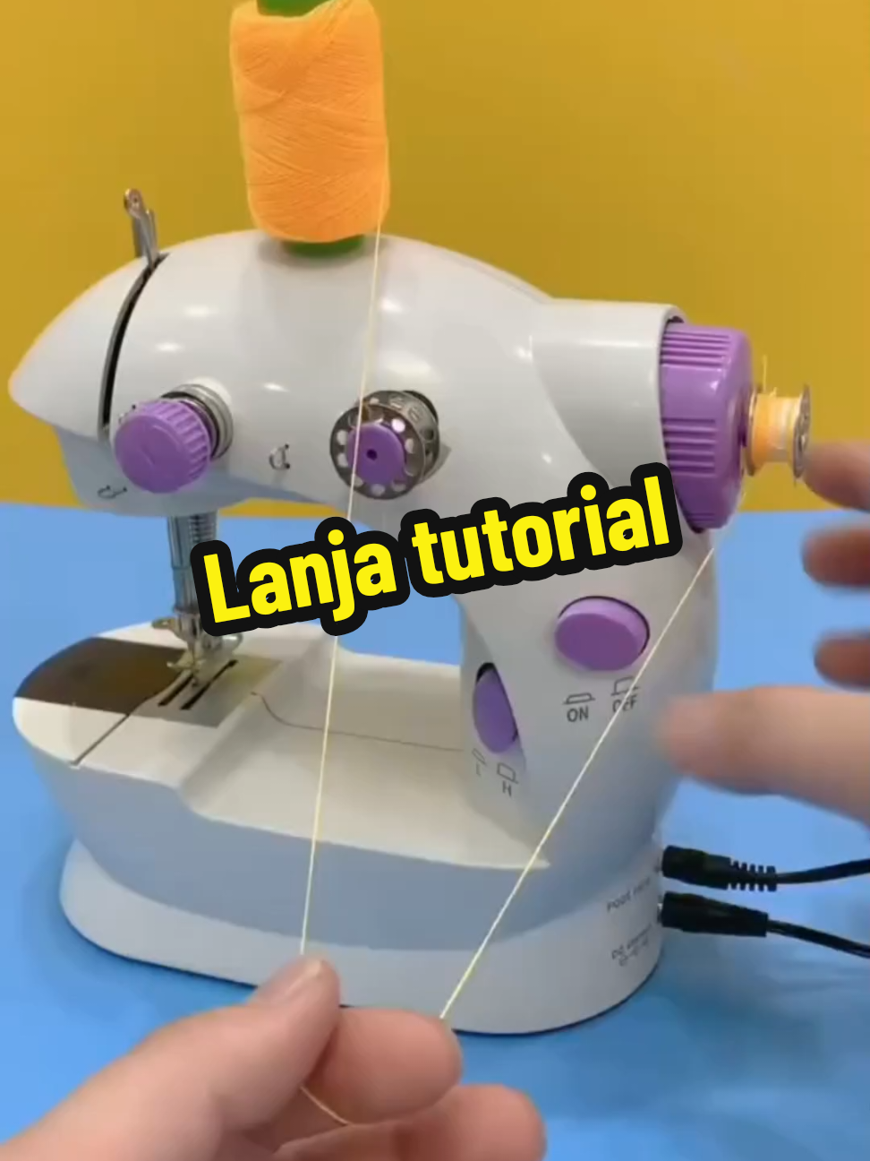 Kak Min lanja video tutorial sket mcm mana nak masukkan benang guna mesin ni. Ikut urutan number tu k... Jgn salah.. Kang jahitan jadi lompat2 pulak.. #tutorial #minisewingmachine #sewingmachine #mesinjahit 