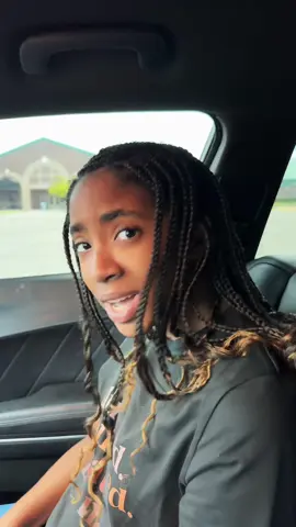 That’s yall mama not mine and she not finna stress me out on my cellular device🤧🙄🤣🤣🤣