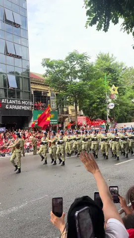 Chị quay lại cười vỡ tim emm.Xinhhh quáaaa các chị ơiii . Yêu các chị ❤️ . Hét cỡ đó bảo sao k khan cả tiếng #dieubinhdieuhanh#tuhaovietnam