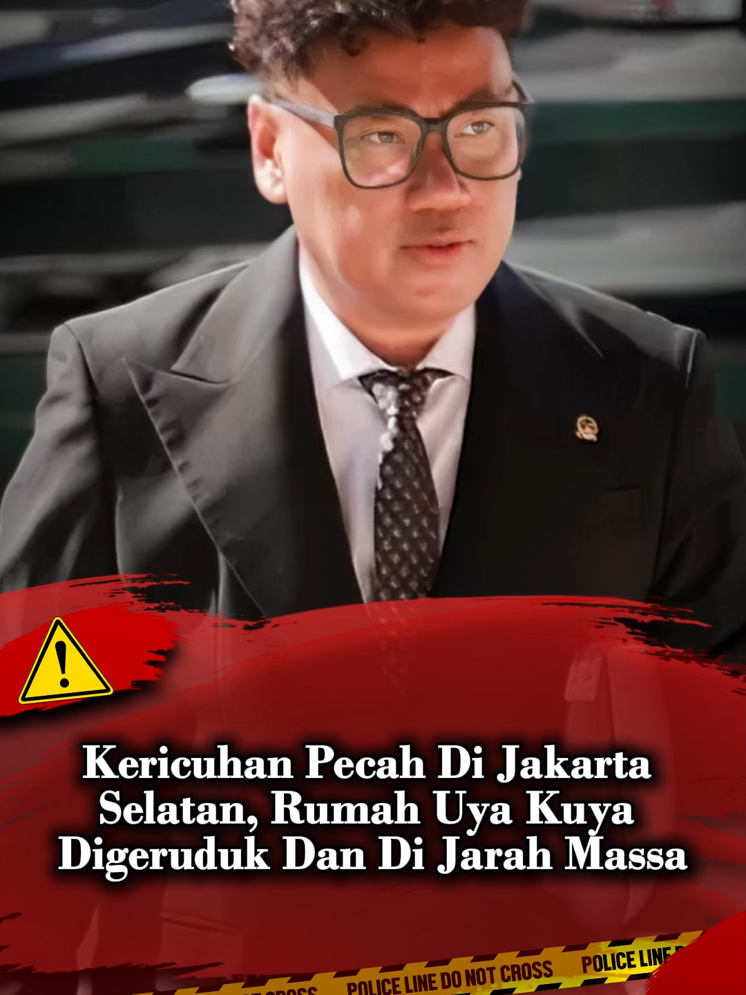 Geger di Jakarta Selatan! Rumah Uya Kuya diserbu massa, pagar rumah diterobos, barang dijarah, dan situasi mencekam. Polisi akhirnya turun tangan! Informasi lengkapnya gabung grup tele @trageditoday #fyp #fypage #foryoupage #news #beritaviral #breakingnews #beritahariini #beritaterkini #hotnews #uyakuya #dpr #jakarta #massa #massamengamuk #hotnews #politikpanas #beritaviral