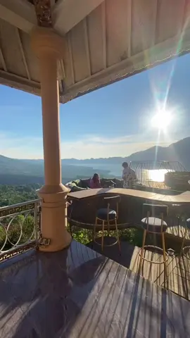 Dont let me go🥹🥹 Masak view secakep ini kamu tinggalin😜..mending nikmatin dulu sambil ngopi pagi☕️☕️ #colosseumbali🥰 #restodanhotelkintamani #restoastetickintamani #fyppppppppppppppppppppppp #viewpagihari 