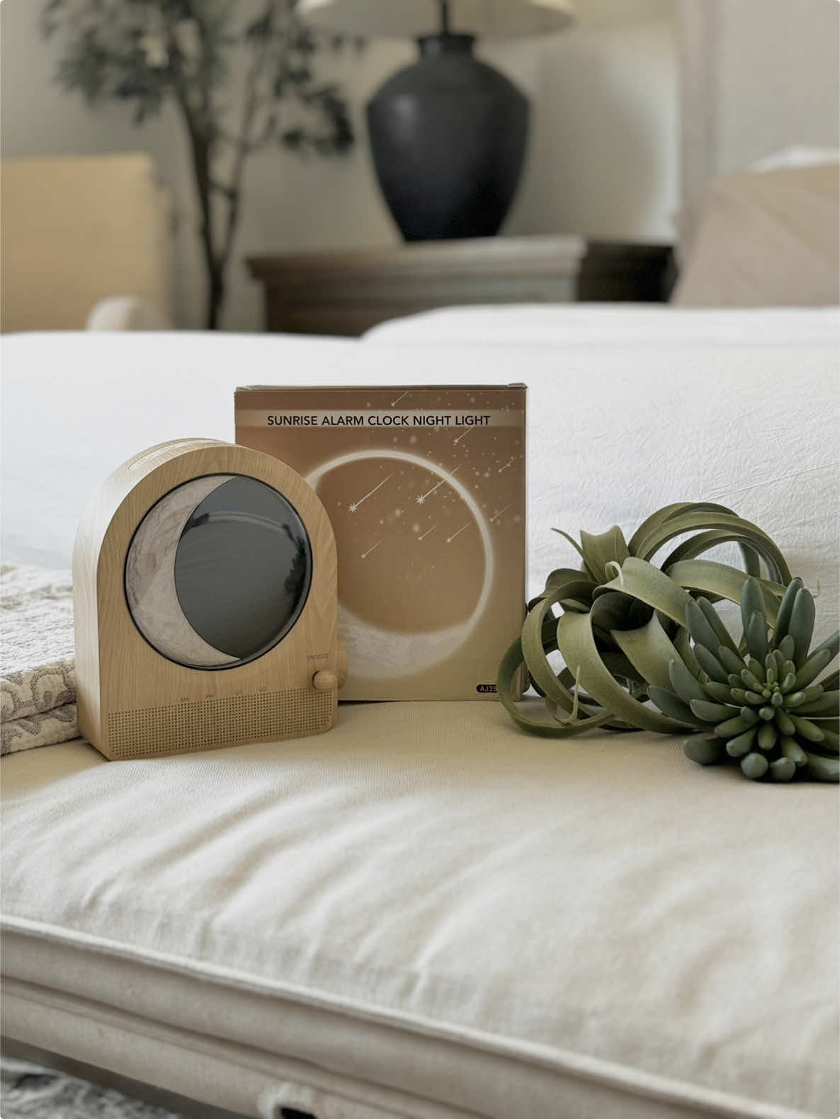 @blonbar Sunrise Alarm Clock Moon Lamp Unboxing  🌙🌙🌙 Isn’t it beautiful?  Stay tuned for part 2 ♥️ ✨Don’t forget to follow KPZhomee for home decor inspo ✨ #homedecorideas #unboxingvideo #wakeupwithme #neutralaesthetic #smallcontentcreators 
