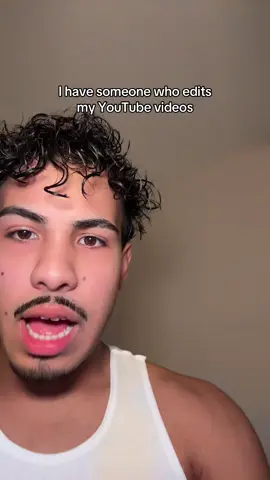I used a green screen and my editor did this…. YouTube- Cristian andres  #foryoupage #explorepage #trending #explore 