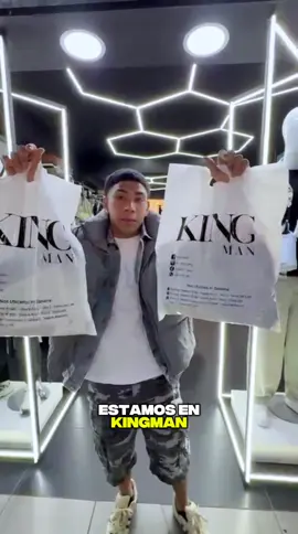 El mejor @Kong_SWC🦍 nos visita y sabe dónde encontrar la mejor Ropa 🔥🙌🏼 #gamarra #ropa #kong #hombre 