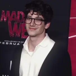 (milo liked 💓) bro’s always been fine | #MILOMANHEIM #milomanheimedit #sabrinacarpenter #fyp #foryou 