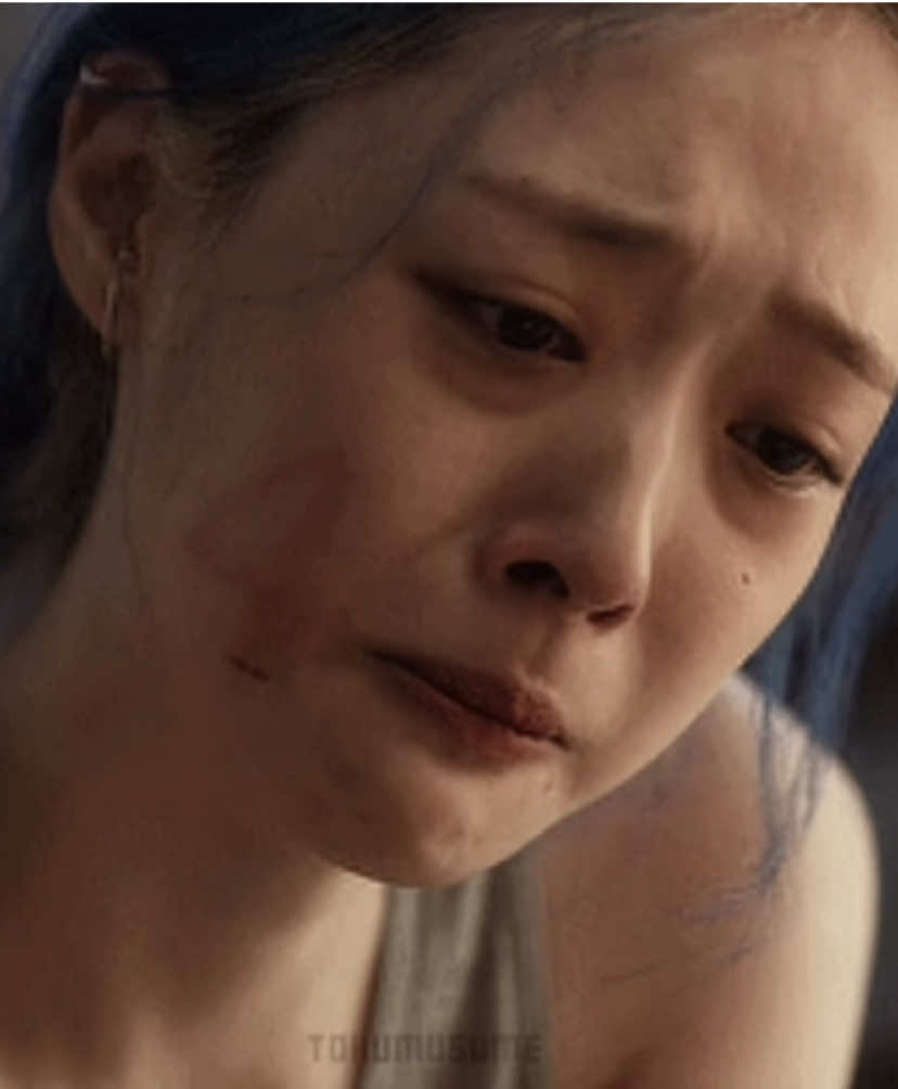 when i watched “4: clean island”, it felt like more than just a short film, it was a piece of sulli’s soul. every scene carries a unique delicacy, mixed with strong symbols and a sense of confession. i love this work because it connects me to her in a special way. it’s art, it’s memory, and it’s love. #personasulli