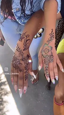Mother & daughter jagua session  ❣️ #hennadesign #baltimore #maryland #hennatattoo #trending #hennainspire #hennaaddict #hennabaltimore #cockeysville #hennalove  #hennaartists #hennafreehand #baltimorehennaartist #baltimorehenna #jaiyanahhenna #ilovehenna #hennaoftheday #hennaeid #freshjagua #Love #beautiful  #art #fashion #picoftheday #photooftheday #partyhenna #hennasleeve
