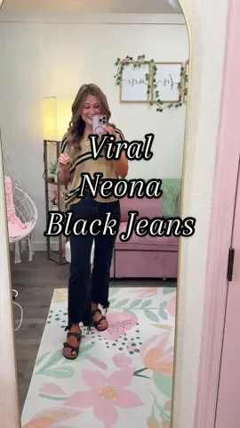 The black neonas are the cutest non distressed black jeans! Shop the boutique for other washes in this style!  @Wild Oak Boutique  #blackjeans #risenjeans #risen #fallfashion 