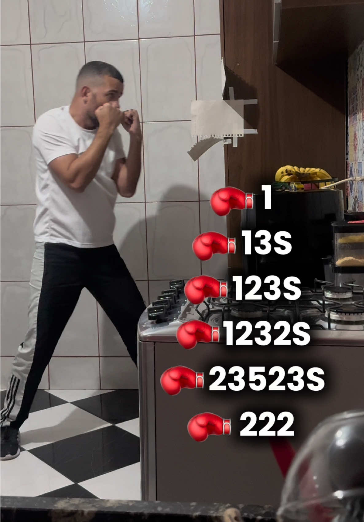 Combo Boxing Home ✔️🥊 #Boxing #BoxeCombo #Training #Boxe #HomeBoxe  📲 Segue @muriloalvesbala e aprende boxe de um jeito simples e direto! 🥊 Técnicas reais que qualquer um pode aplicar, seja pra treinar em casa ou pra ganhar confiança nas ruas. ⚡ Treinos rápidos, eficientes e sem enrolação — resultado garantido se você fizer a sua parte. 💥 Aqui é evolução de corpo e mente: mais disciplina, mais atitude e mais força todo dia. 🙅‍♂️ Nada de fórmula mágica. É suor, dedicação e resultado de verdade! 👉 Quer sair da rotina e sentir na pele o que é ser um lutador? Então cola junto e !