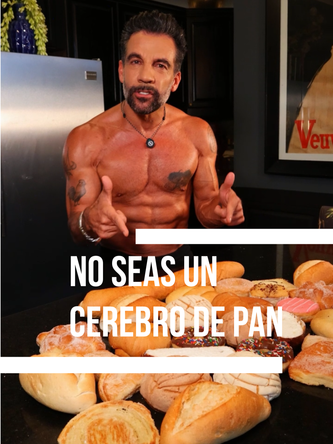 La “generación cerebro de pan” 🥖🤯 creció creyendo que el pan era inofensivo… pero el bromato de potasio usado en su elaboración daña tu cuerpo y tu mente: inflamación, envejecimiento celular y riesgo de enfermedades. Al pan le ponen ácido benzoico, ácido ascórbico y propionato de calcio como conservantes/mejoradores. El problema es que en exceso pueden causar irritación, inflamación y hasta problemas digestivos y neurológicos 😬🥖 Si quieres profundizar, te recomiendo el libro Cerebro de Pan de David Perlmutter 📚✨ 👉 Te dejo el link aquí: https://iuymca.edu.ar/wp-content/uploads/2020/10/Cerebro_de_pan_David_Perlmutter.pdf #lsa50 #longevidad #pedromoctezuma #salud #vitalidad #CerebroDePan #NutricionConsciente