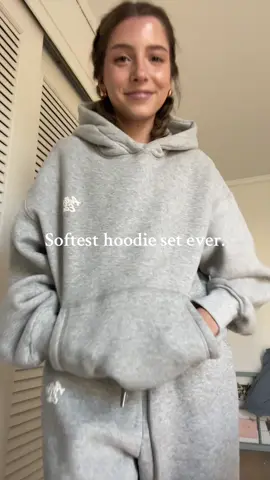 Comfy set from @aelfriceden_official 🧸use the code “ellyyyp25” for 25% off #aelfriceden #hoodieszn #sweatset #OOTD #fyp 