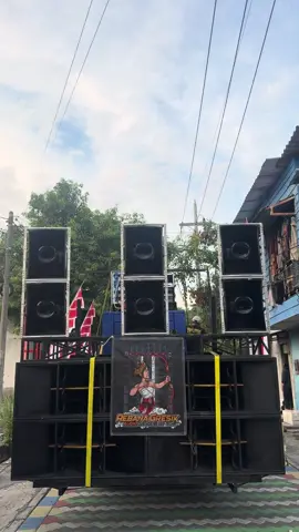 On Ready mak mak senam … kita goyang lagi… #soundkarnval #horeg #horegjawatimur #karnval17agustusan 