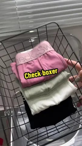 “Một set = bốn tính cách, hôm nay bạn chọn màu nào?”