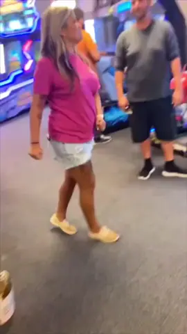 Arcade boxing fail😂😂#fyp #funny #boxing #funnyvideo #arcadegames 