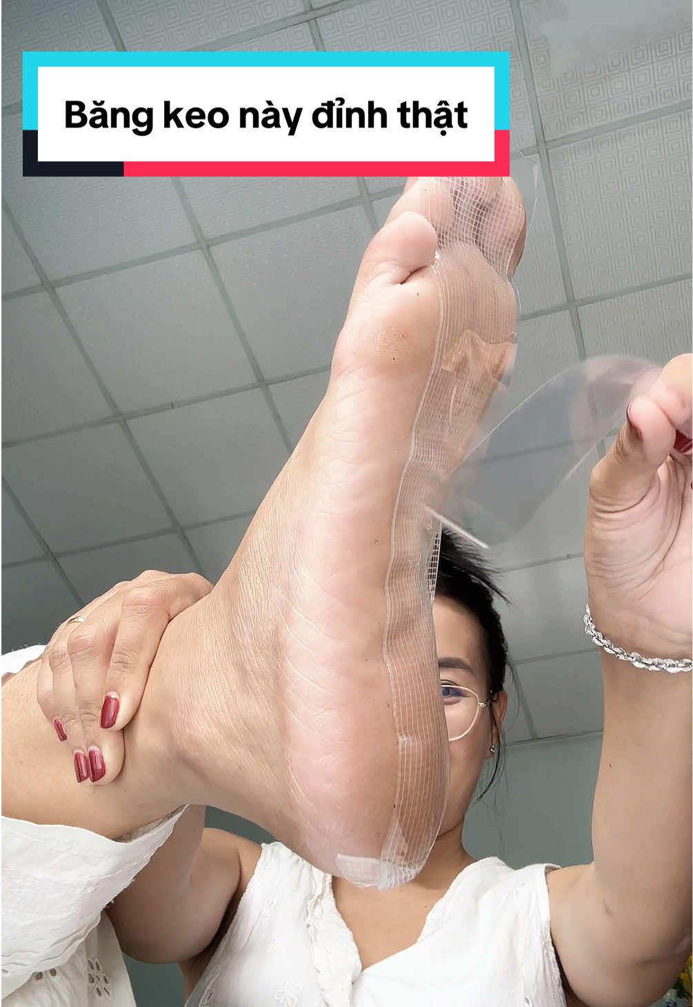 Băng keo nano 2 mặt dính cứng ngắt luôn , trong nhà có tranh ảnh, kệ, gương, ổ điện gì cần dán thì chân ái đây nè #keodandanang #bangkeonano #bangkeohaimat  @Em bé tháng tư nè  @Em bé tháng tư nè 