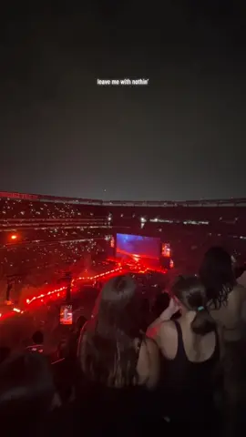 missing this 😕 #foryoupage #theweekndconcert #oneofthegirlstheweeknd #xotwod #afterhourstildawnstadiumtour 