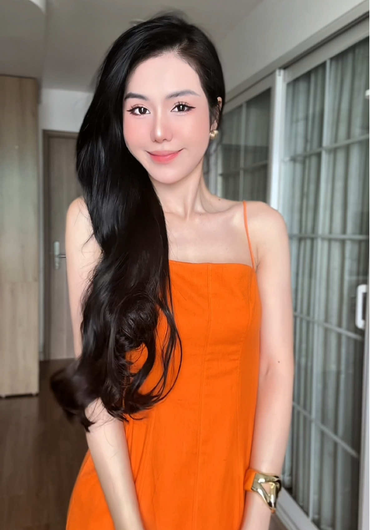 Về váy cam cho nàng nào gu thích gam màu sặc sỡ nè ạ #thoitrangnu #vayxinh #outfit #nguyenthuthuyyne #xuhuongtiktok 