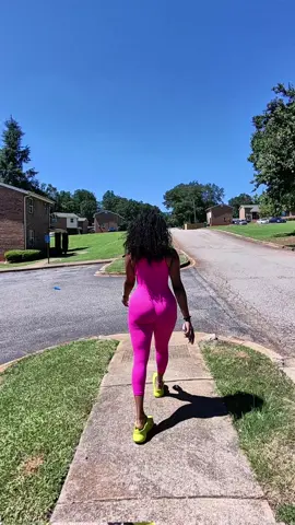 Got the hype, but not the right size lol #SweetLifeOfHoneyB🍯🦋 #influencer #RoadTo25k #TikTokShopCreatorPicks #SheWaisted 