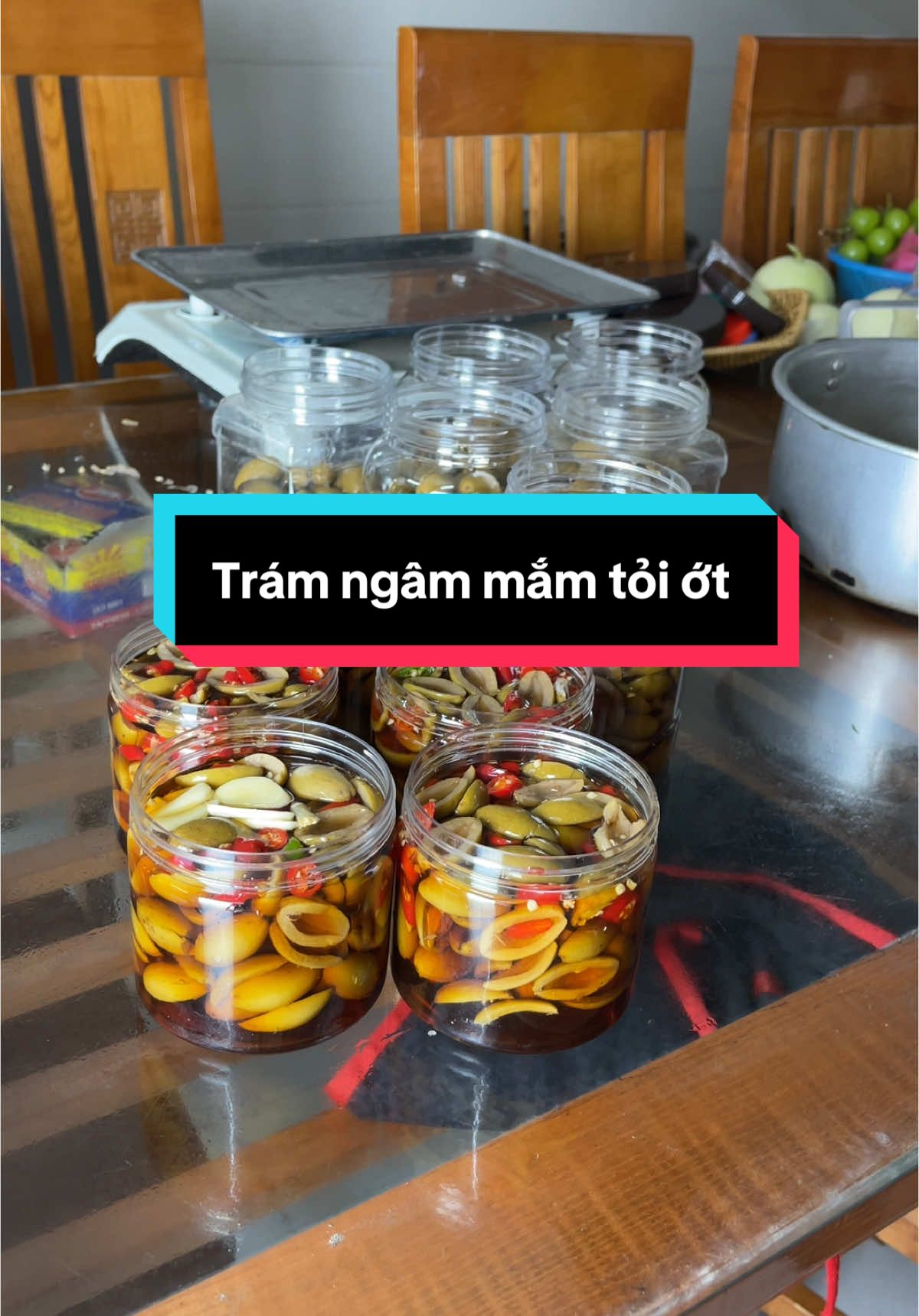 Siêu phẩm của mùa thu đây ạ, trám dai ta ngâm mắm tỏi ớt mời cả nhà yêu #lekhoinghiep #hanhtrinhkhoinghiep #xuhuongtiktok 