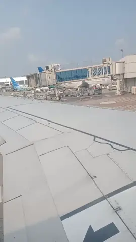 jakarta -surabaya Garuda Indonesia 9/8/2025  16,50 sore💔😭