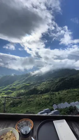 ăn bát mỳ view triệu đô 🤣