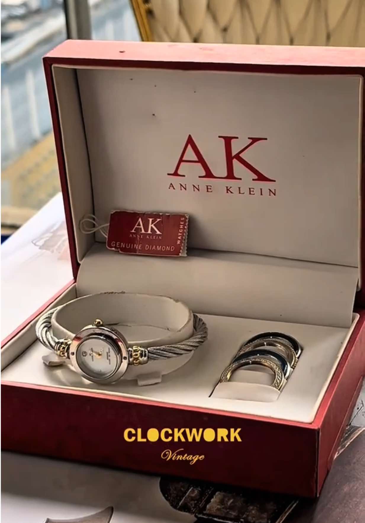 Vintage AK goals: this bezel set you can switch and style up + this strap that feels just like Charriol 😍🩶  #clockworkvintage #clockwork #vintagewatch 