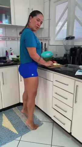 Você sabia???? Você sente suas pernas cansadas ou com dores ao longo do dia?  Problemas circulatórios podem causar dores constantes, mas a boa notícia é que você pode melhorar isso com exercícios que ativam a circulação sanguinea! ✨️😉 Movimentar-se regularmente é essencial para estimular o fluxo sanguíneo, aliviar desconfortos e prevenir complicações. 📍