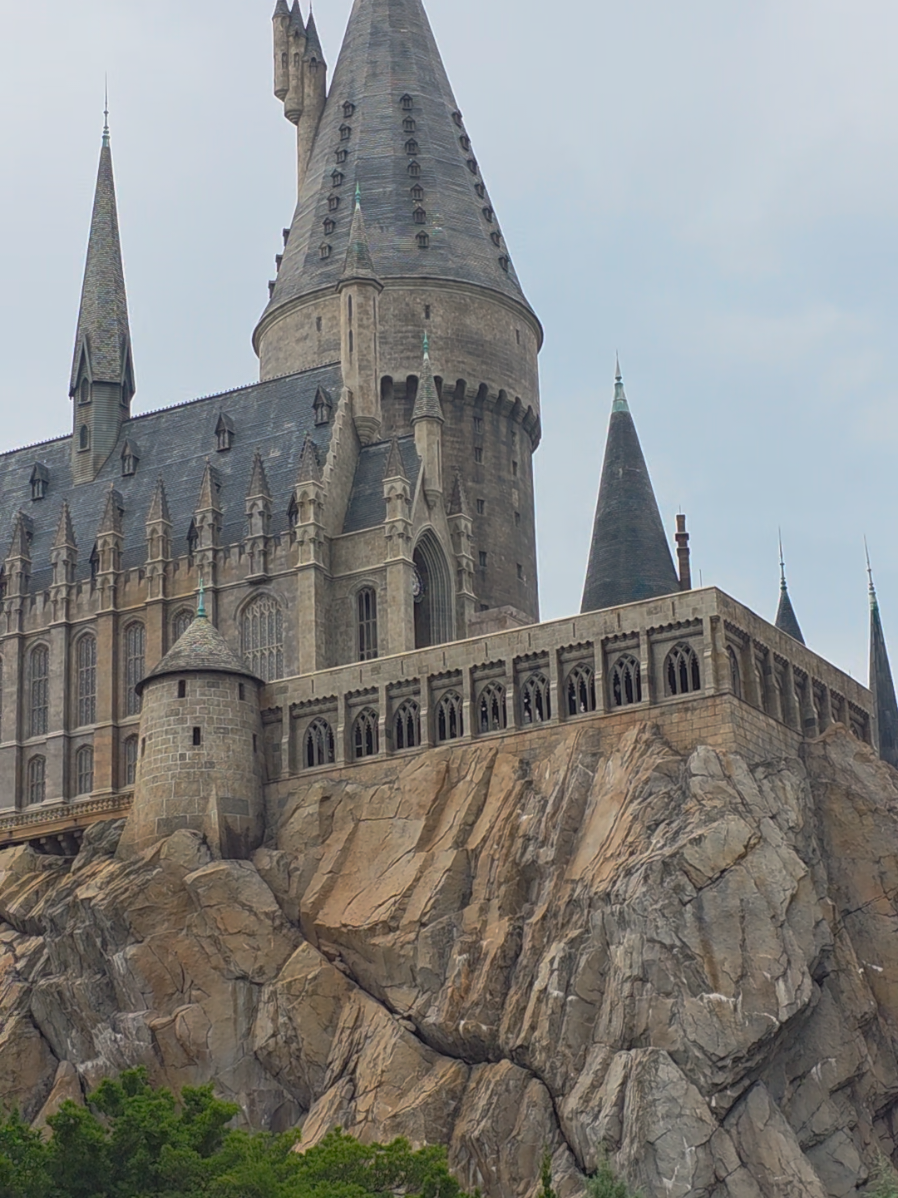 Where going back home. #b2h #hogwarts #harrypotter #universalstudios 