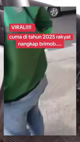 Hanya di era 2025 polisi di tilang rakyat #brimob #ditilang #warga 