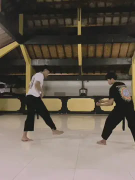 “Gerak lahir luluh dengan gerak batin. gerak batin tercermin oleh gerak lahir”✨☀️💛#joyogendilociptomulyo #pshw_tm_1903 #stkjaya #tunasmuda #pshwpusatmadiun #shpremium @putra03 