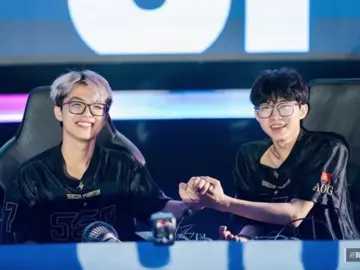 Có những khoảnh khắc, hai người từng kề vai sát cánh, tưởng chừng như không gì có thể chia cắt. Thế nhưng, định mệnh lại buộc một trong hai phải rời đi. Người ở lại níu giữ bằng ký ức, người ra đi mang theo một khoảng trống không thể lấp đầy. Dù khoảng cách chỉ là một bước chân, trái tim họ đã cách xa vĩnh viễn. #sgpbang #sgpjiro #tbongthichsgp #fyp #viral 