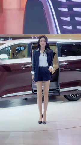 #Full-on-aura #Irresistible beauty #Good figure Good temperament 