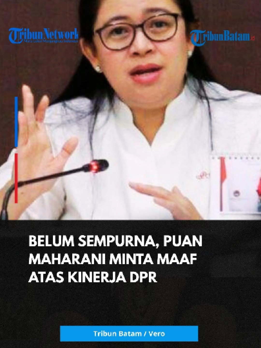 Ketua DPR RI, Puan Maharani, menyampaikan permohonan maaf kepada masyarakat karena menilai DPR belum maksimal dalam menjalankan tugas sebagai wakil rakyat. Pernyataan itu disampaikan Puan saat melayat ke rumah duka Affan Kurniawan (21), driver ojek online yang meninggal dunia usai dilindas kendaraan taktis (rantis) Brimob, pada Sabtu (30/8/2025). Di hadapan keluarga korban dan awak media, Puan menegaskan bahwa DPR akan melakukan pembenahan. Ia berjanji lembaga legislatif akan lebih terbuka, mendengar aspirasi rakyat, serta membangun komunikasi yang sehat dengan masyarakat. Sumber : Kompas.com #viraltiktokvideo #batamtribun #tribunbatam #viralbatamtiktok #hotnews #fyppppppppppppppppppppppp