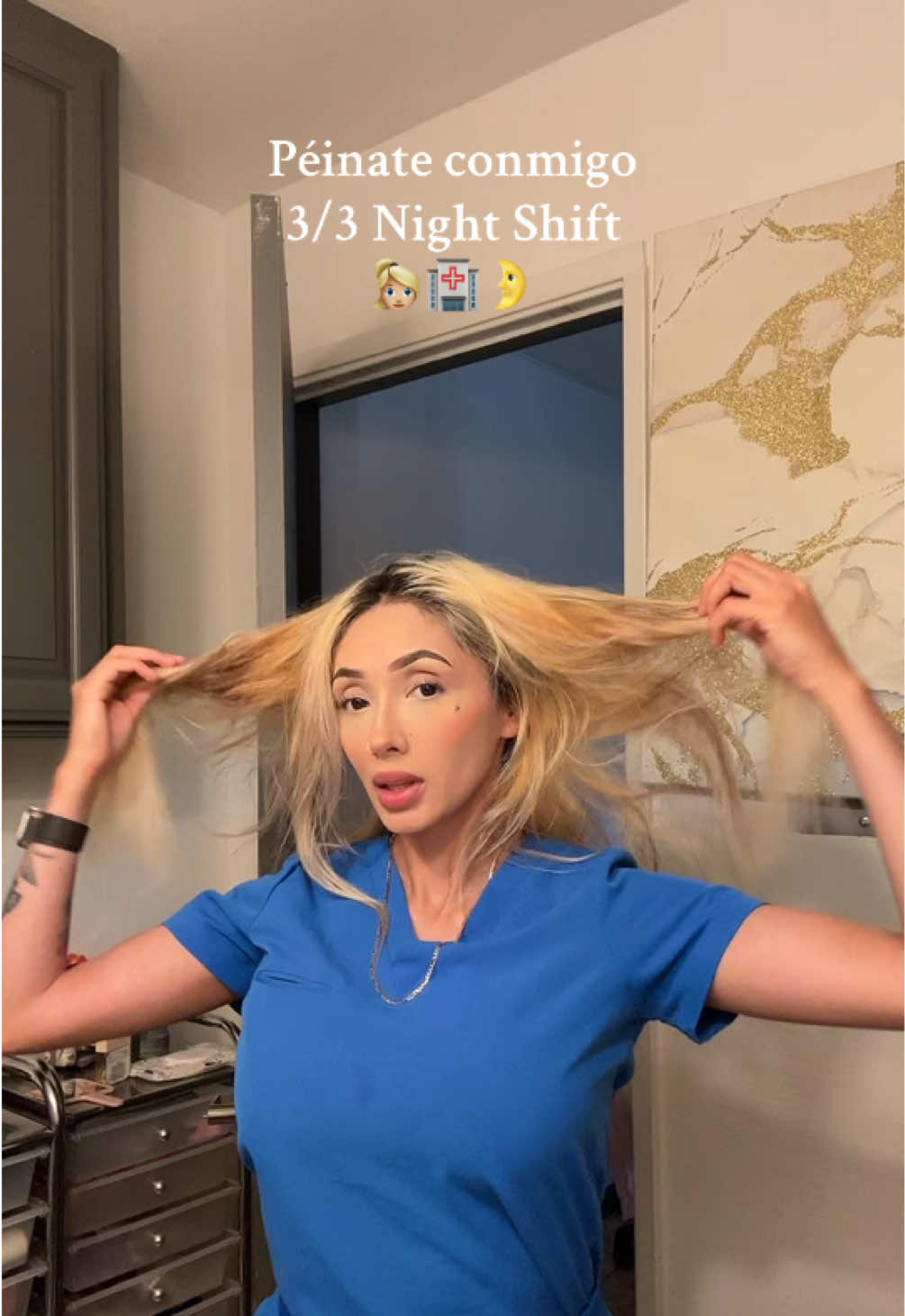 Péinate conmigo; 3:3 Night Shift; heat-less hairstyle. Try this out 😇🫶🏼 #hospitallife #hairstyletutorial #haircare #blondes #latinastiktok 
