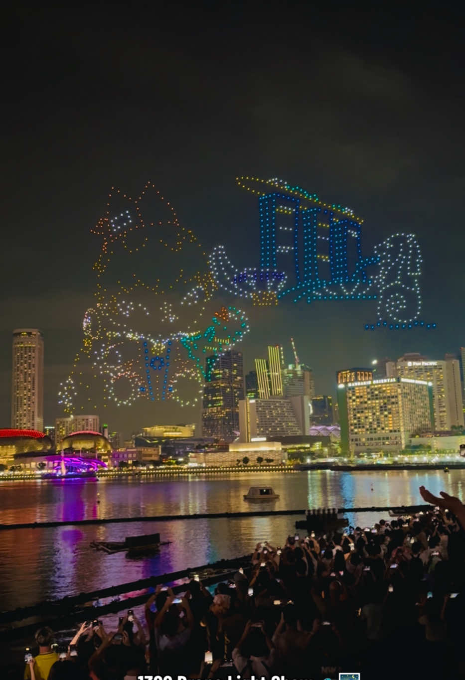 Biggest Drone Light Show ( 1300 Drones ) In Marina Bay Singapore 🇸🇬🫶❤️‍🩹🥰@𝕃𝕠𝕔𝕒𝕥𝕚𝕠𝕟 𝕜𝕚𝕟𝕘 @🆂🅰🆈🅸🅳 #singapore #marinabay #foryoupage #unfrezzmyaccount #gardensbythebay 