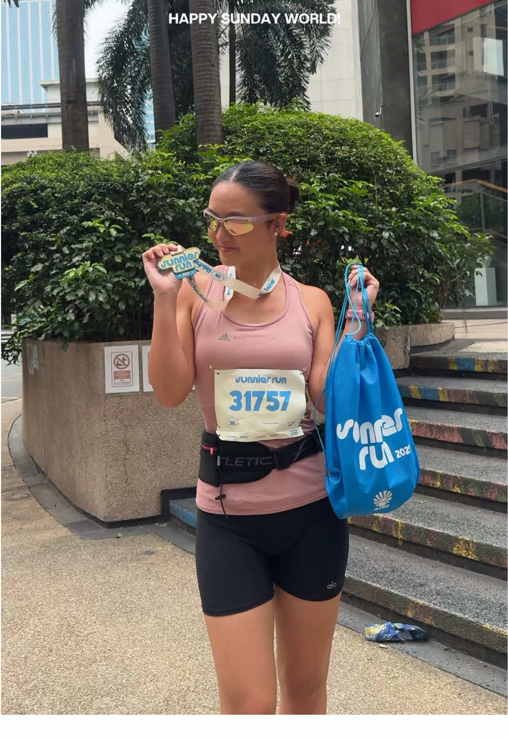 let’s run with Sunnies ☀️🏃🏻‍♀️ #Running #runwithme #runtokph #runtok #runningvlog @Sunnies Studios @Sunnies Flask 