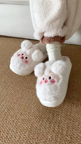 Chú cừu nhỏ dễ thương, cũng có hai màu. Giày cotton thời trang, thoải mái và ấm áp.#xixitiao #dễthương #conthỏ #anủi #dễthương  #anủi #thờitrang #giày#Mới 