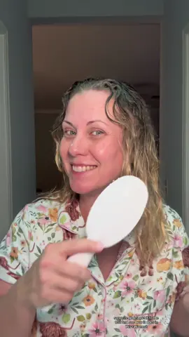 A brush that actually can get throw my hair without pulling it out! And it’s affordable! #brush #hairbrush #laborday #tiktokmademebuyit #tiktokshop 