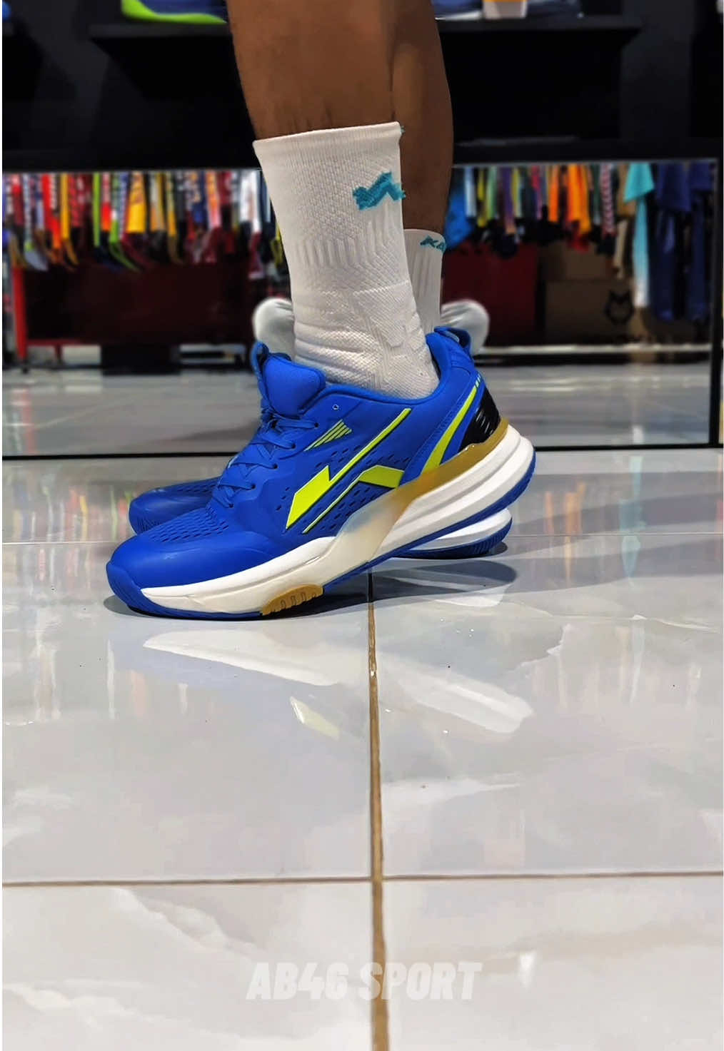 Yakin nih Karge BAWEAN terbaru nya gamau cek out?🤭 buruan stok terbatas 🫵🏻 #karge #kargemandau2 #sepatuvolikarge #sepatuvoli #sepatuolahraga #tarkamvoli #voliindonesia #volleyball #voli #ab46sport #pangandaran #jawabarat 