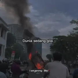 Katanya ini lagu yg gablh diputar di negara sebelah mari kita putar di negara indonesiaku.. lekas didengar dan lekas membaik🥀 #iamwrongbts #indonesia🇮🇩 #demo #nkrihargamati #capcut #armybts 