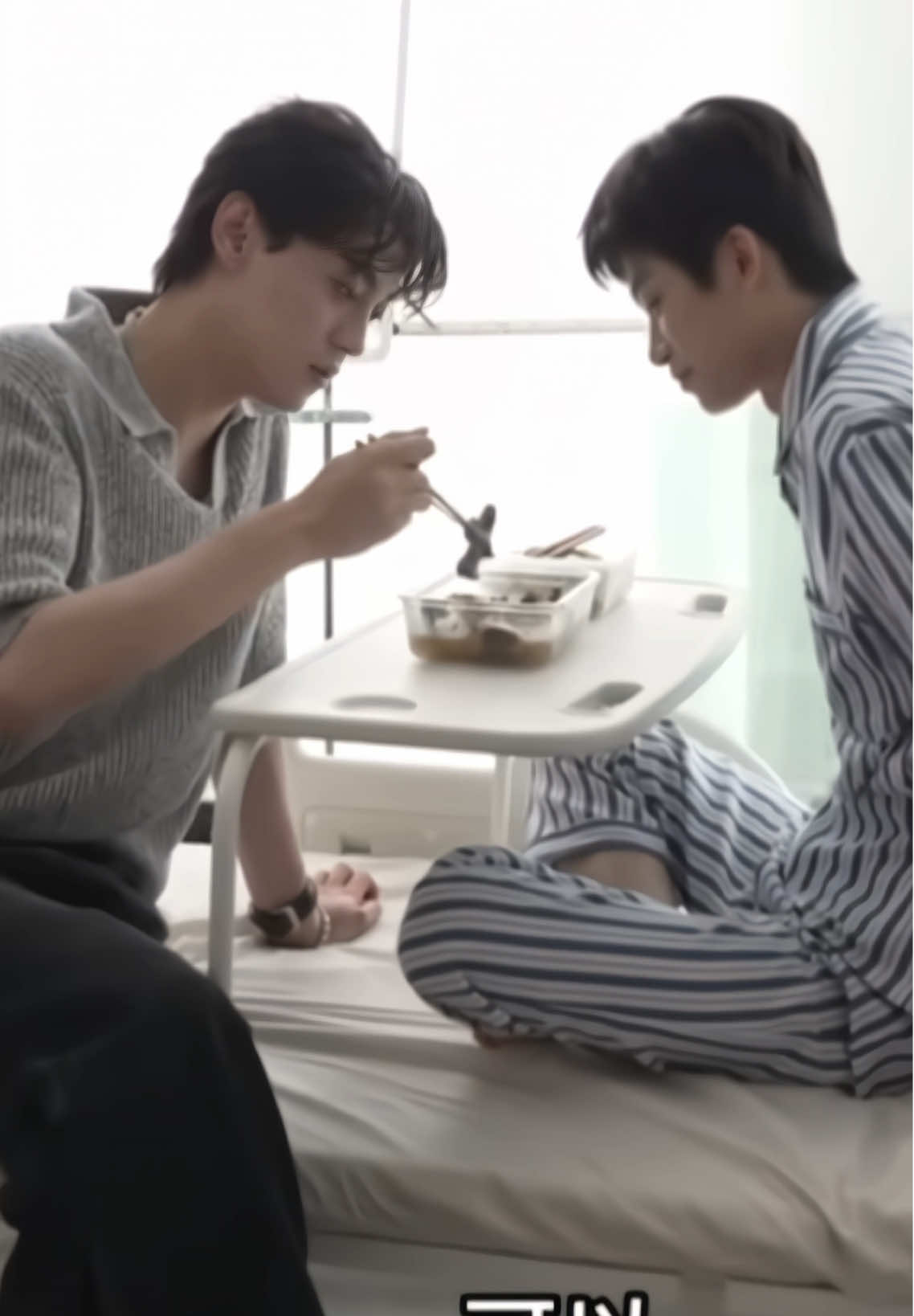 Lha lu bedua ngapain mojok disono ngeliatin org pacalan🤣🤣🤣, Bengek bgt gw😆. Cr. PhiNongKhab  #tianxuning #ziyu #boyslove #blchina #revengedlove 